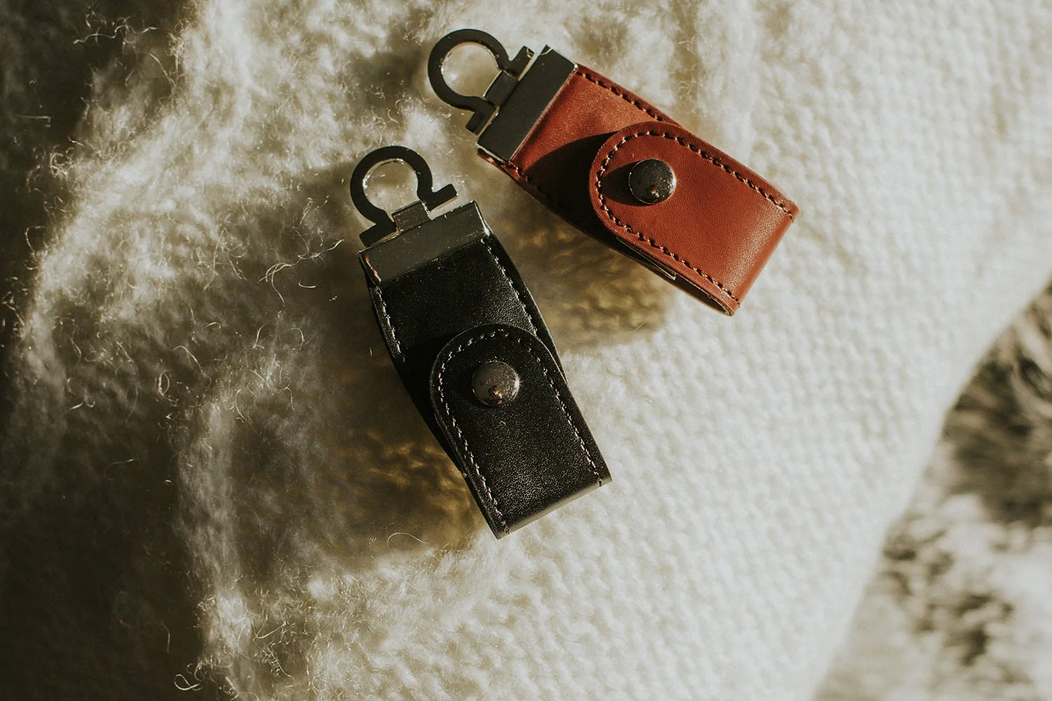 leather button usb